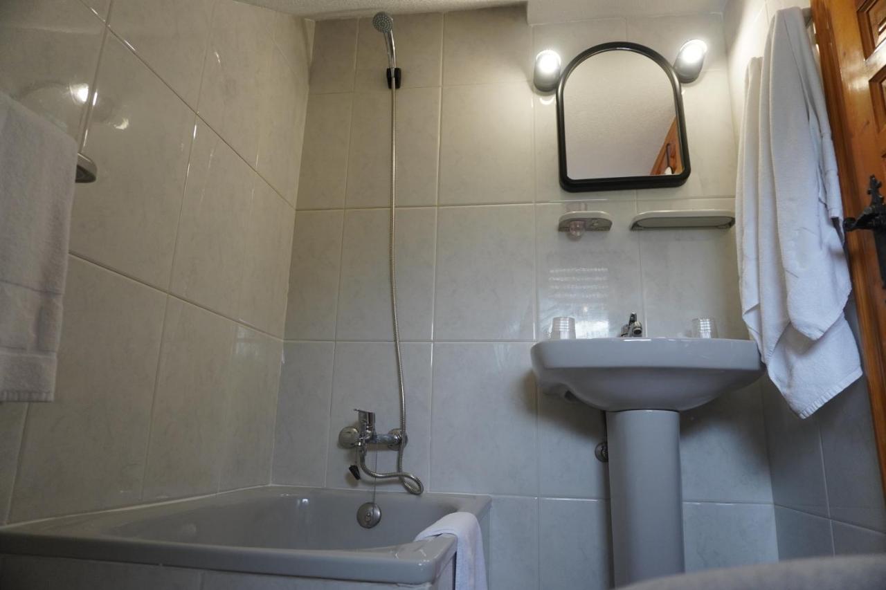 Hostal La Biela 43 Galizano Exteriér fotografie